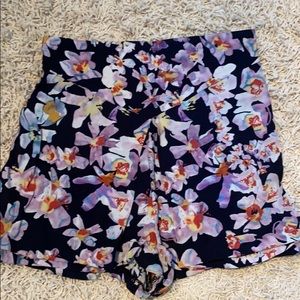 Nicole Miller skort. Y